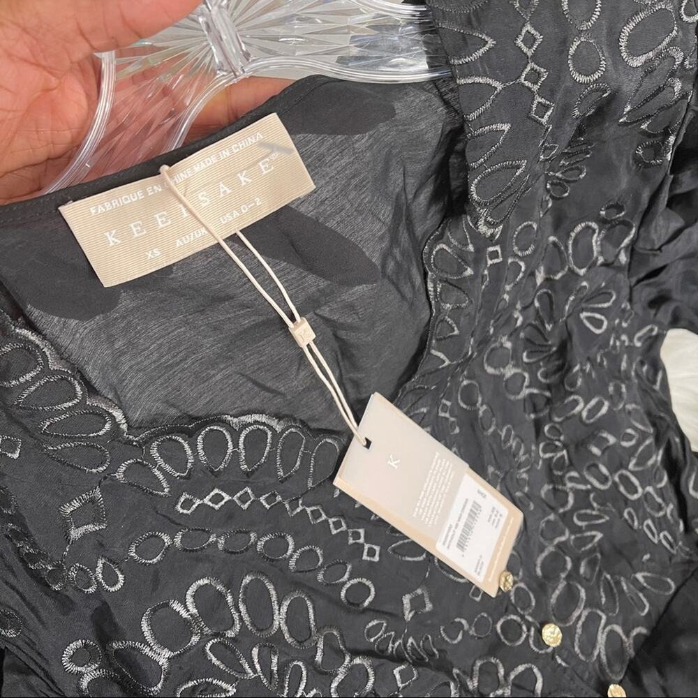 Keepsake Without Me Black Embroidered V-neck Puff Sleeve Dress Size 0-2 NEW - Picture 3 of 6